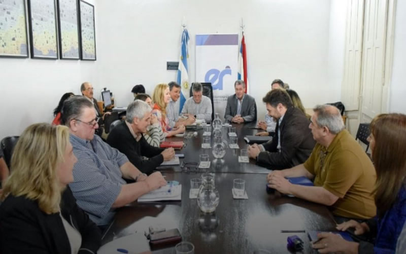 Provincia convocó a los gremios docentes para retomar la negociación salarial