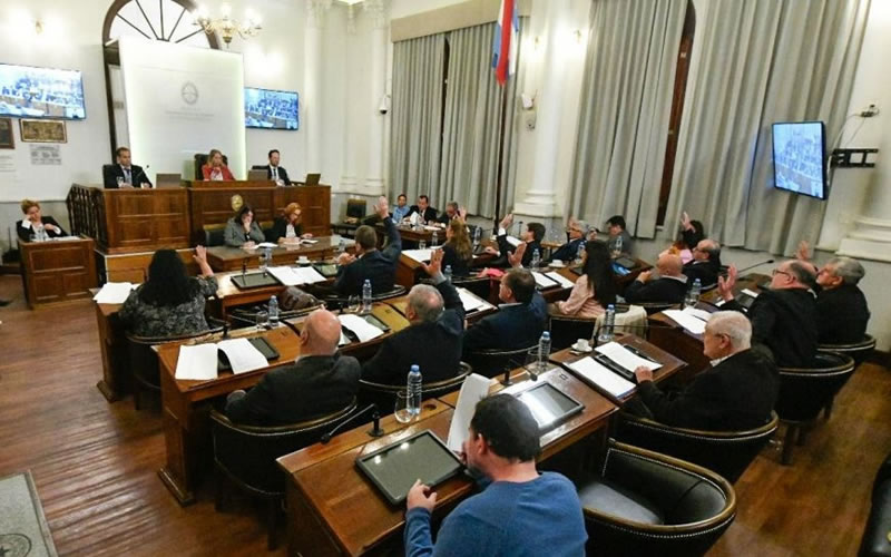 Ingresan pliegos de los postulantes a los organismos de control, antes de que se vaya Bordet