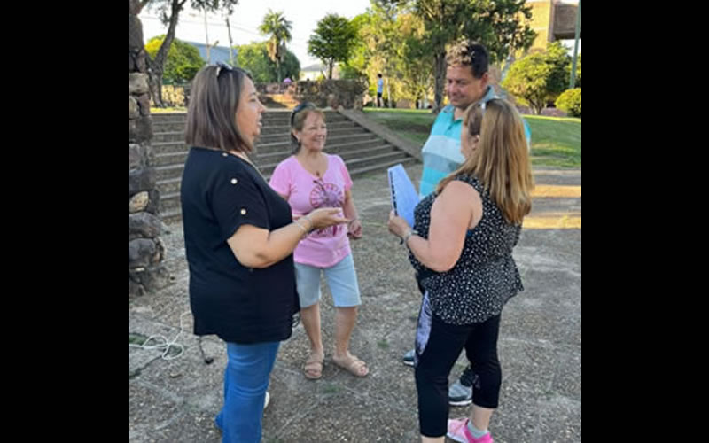 Barrio Lesca: Vecinos se movilizaron exigiendola finalización de obras en Plaza Zorraquín