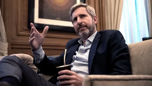 Frigerio: “No tenemos la totalidad de los recursos para pagar sueldos y aguinaldo ni la deuda en dólares que dejan en la provincia”