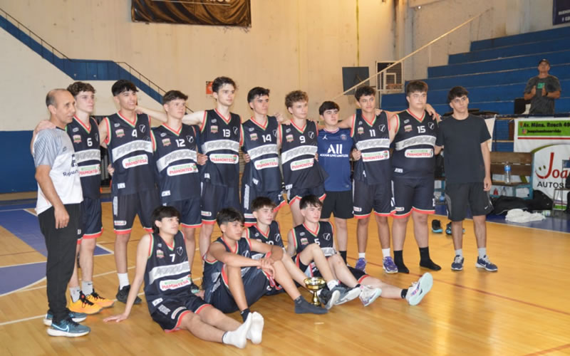 Básquet: La U17 de Ferro también celebró el campeonato
