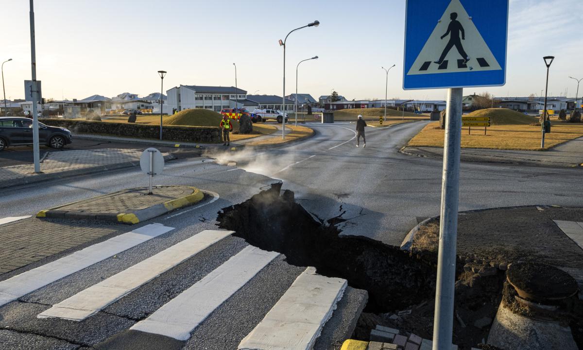 Una grieta se abrió en Islandia y encendió la alerta ante una posible erupción volcánica