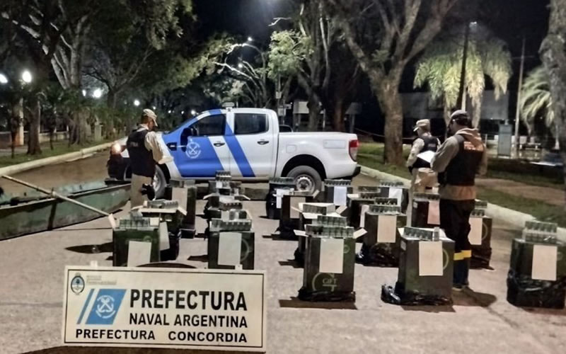 Prefectura secuestró 9.500 atados de cigarrillos en un bote sobre la costa del río Uruguay