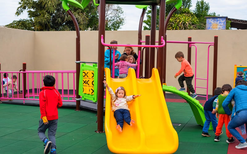 Familias y niños disfrutaron del feriado en las plazas