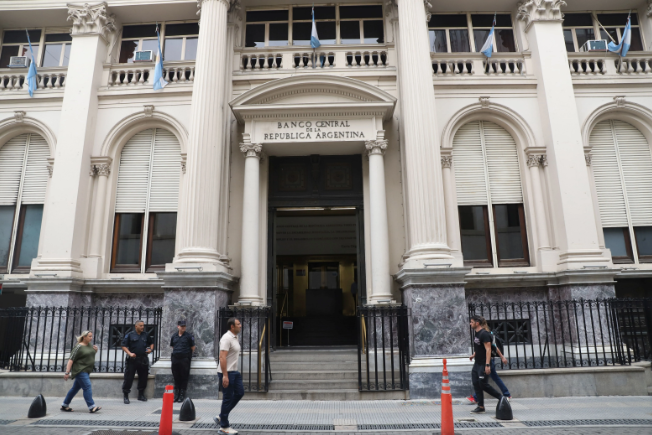 Dólar e inflación: se conoce el último pronóstico de los gurúes antes del balotaje