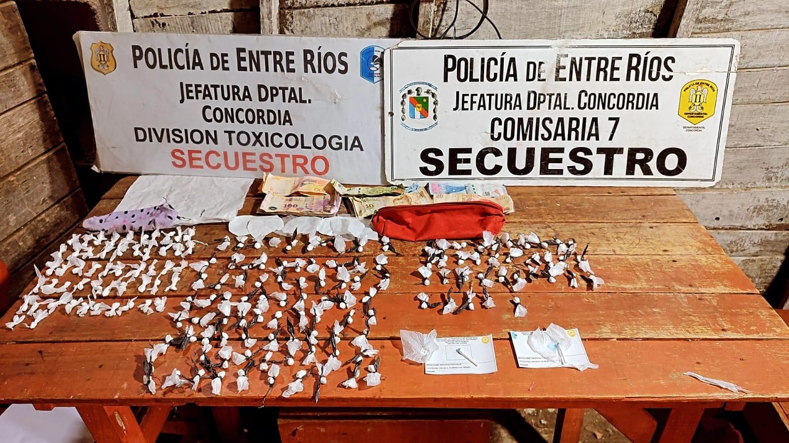 Incautaron cocaína, secuestraron armas de fuego y detuvieron a cuatro personas