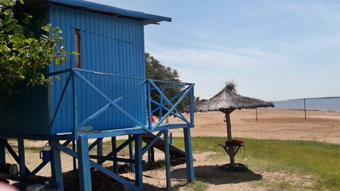 Guardavidas debieron socorrer a dos menores en una de las playas del lago de Salto Grande