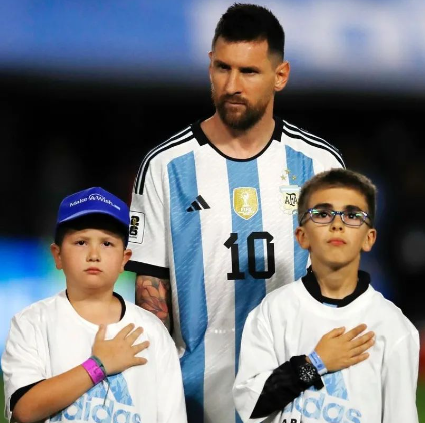 Pequeño concordiense ingresó junto a Messi en el duelo ante Uruguay por eliminatoria