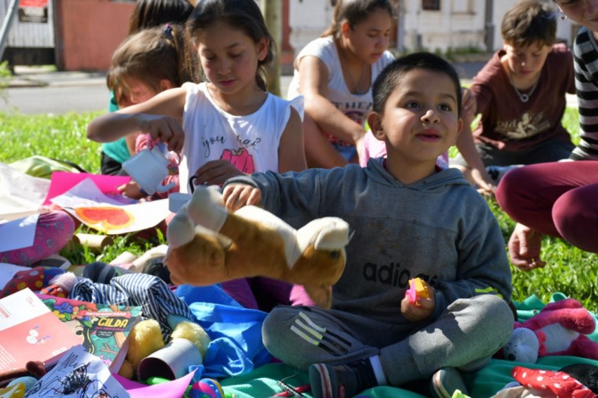 ¿Cómo hacen para que los niños evacuados vayan a la escuela?