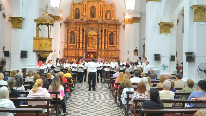El Coro de Cámara Municipal realizó un concierto navideño