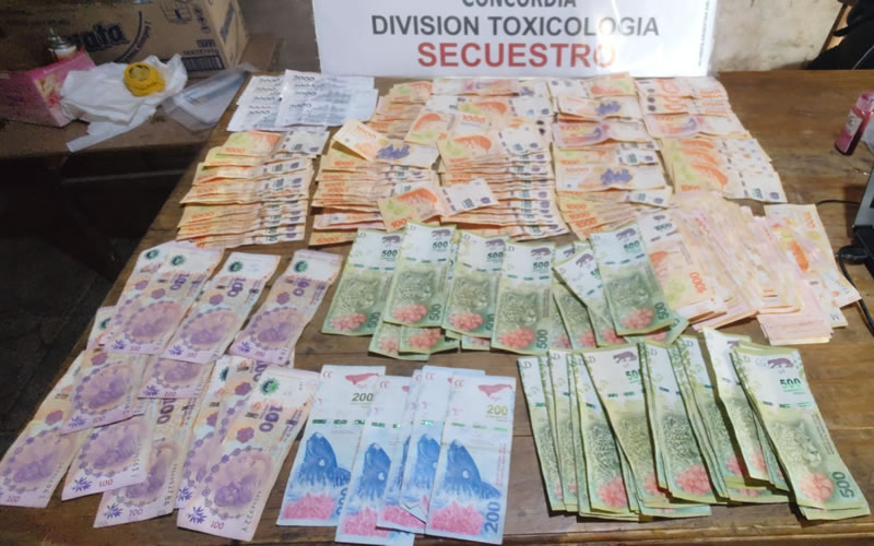 Nueve personas detenidas y secuestro de droga en el Barrio «Pompeya Sur»