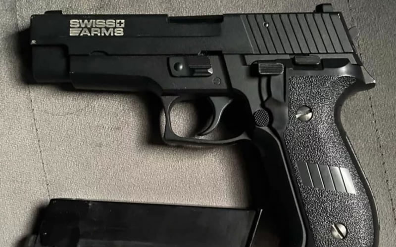 Detienen a dos personas y secuestran armas de fuego en allanamientos