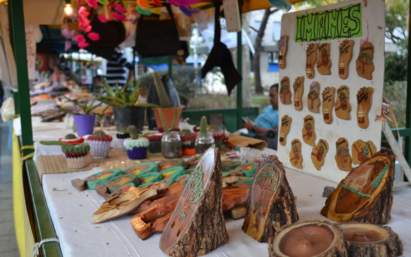 Los artesanos y emprendedores contarán con nuevas estructuras para exhibir sus productos en las ferias