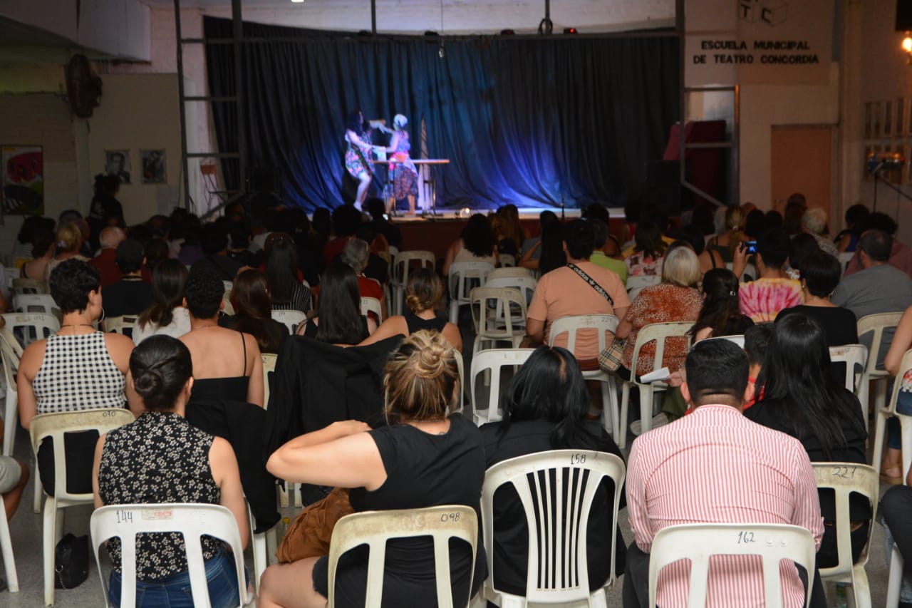 La Escuela Municipal de Teatro realizó la muestra anual con una maratón teatral