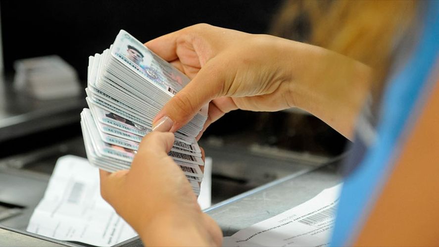 El Renaper lanzó un nuevo DNI electrónico que funcionará con chip y código QR