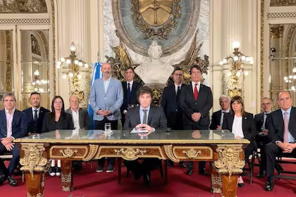 El Gobierno convocó a sesiones extraordinarias desde el 26 de diciembre para reformar el Estado