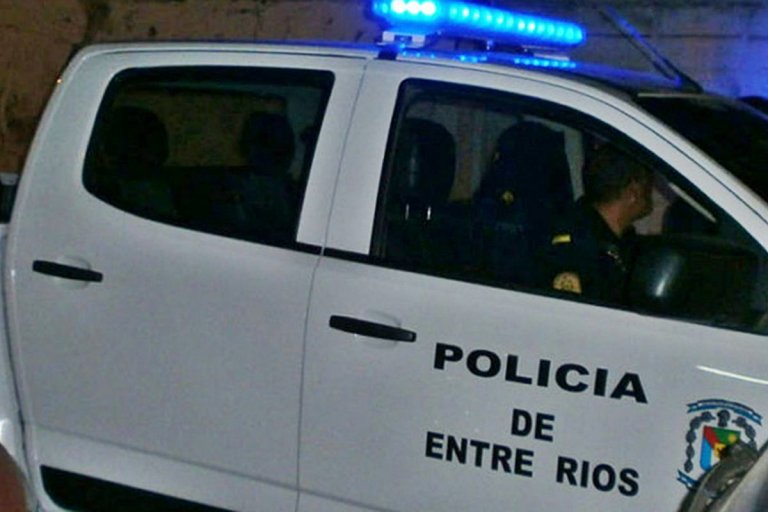 Robaron maquillaje de una farmacia y terminaron presas