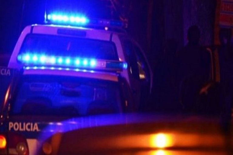 Pretendió prender fuego la vivienda de su ex pareja y la familia le propició una feroz golpiza