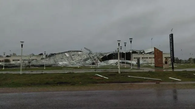 Un fuerte temporal derribó el techo de la nueva Terminal de Ómnibus de Villaguay