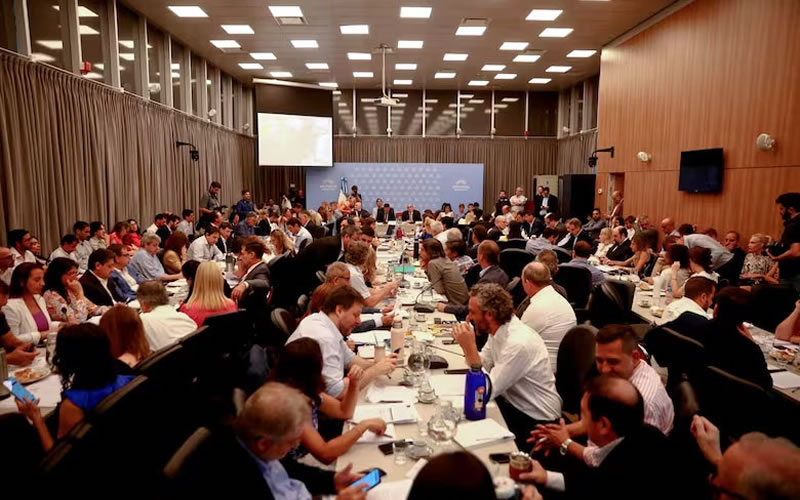 Ley ómnibus: Javier Milei cede y acepta hacer cambios ante la falta de votos en Diputados