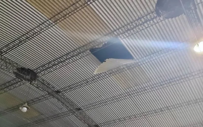 Trabajador murió luego de caer del techo de un tinglado