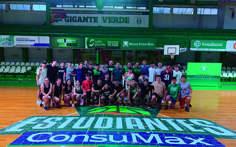 El Club Estudiantes presentó al staff técnico de las categorías intermedias de básquet