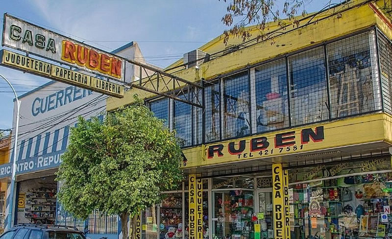 Conociendo a «Casa Rubén»: 55 años marcando tendencia en el rubro librería y juguetería