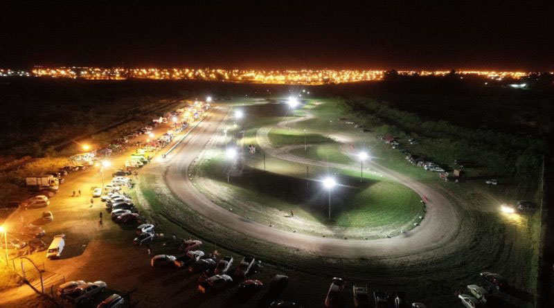 Comenzó el Campeonato Nocturno de Karting y Motos en Chajarí
