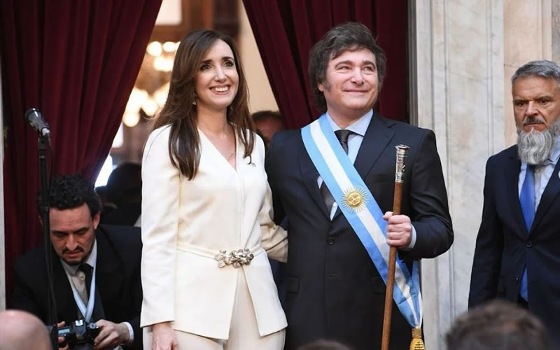 Villarruel reemplaza por primera vez a Milei a cargo del Ejecutivo y se retrasa la agenda del Senado