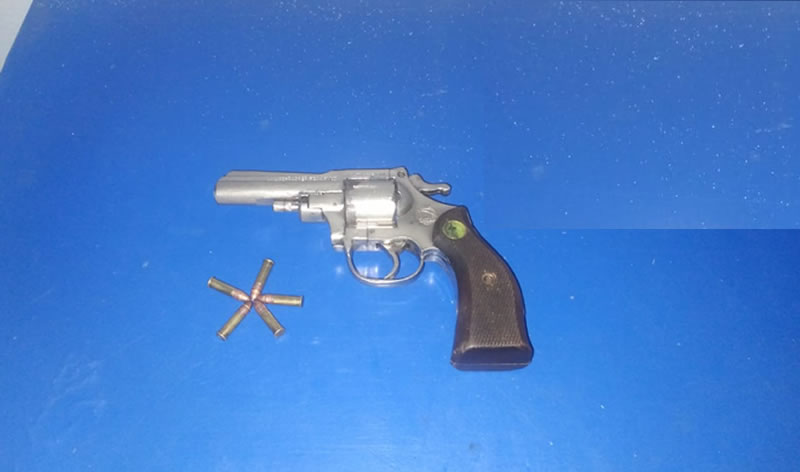 Secuestran arma de fuego en allanamiento por una causa de robo