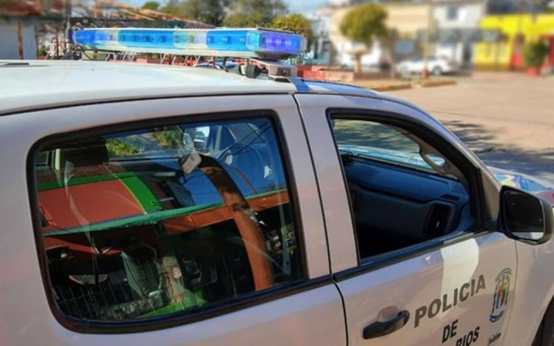 Allanaron a un hombre que ejercía como médico pero tendría el oficio de carpintería metálica