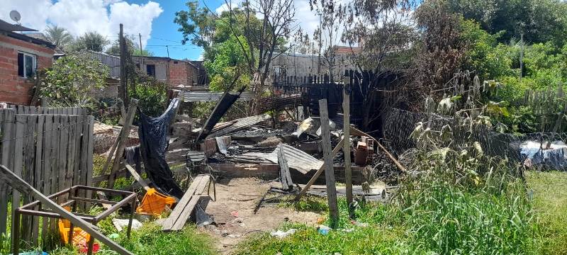 Una vivienda fue destruida en un incendio