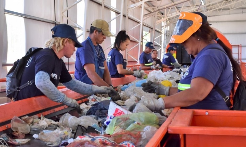 El municipio rescindió el convenio con la cooperativa de trabajo de Grabois, que presta servicios en el Campo del Abasto