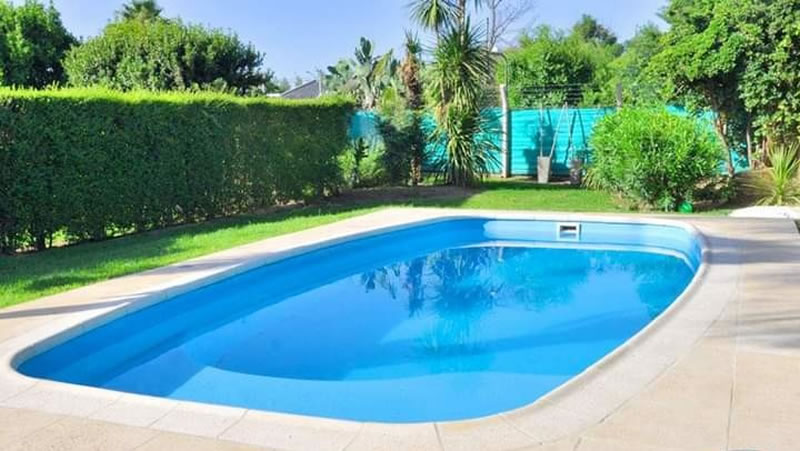 Conoce los costos y características para instalar una pileta de fibra de vidrio en tu casa