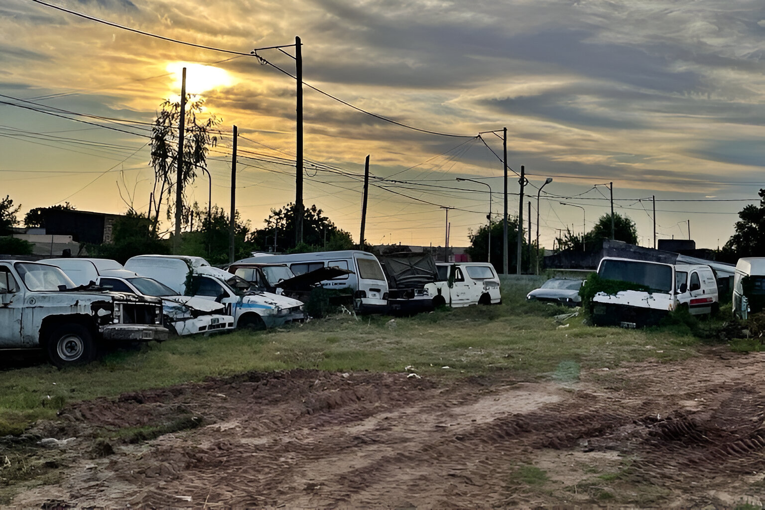 El municipio sacará a remate un lote de chatarra y vehículos en desuso