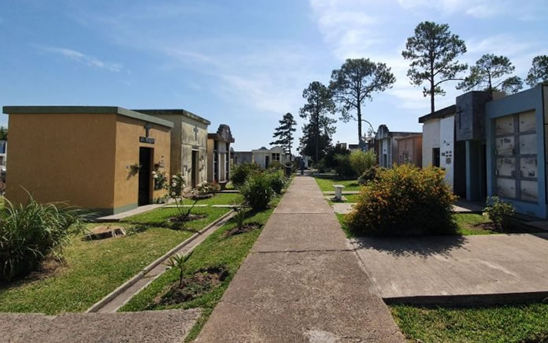 Asombro e indignación: Llevaron al cementerio un cadáver para enterrarlo sin féretro