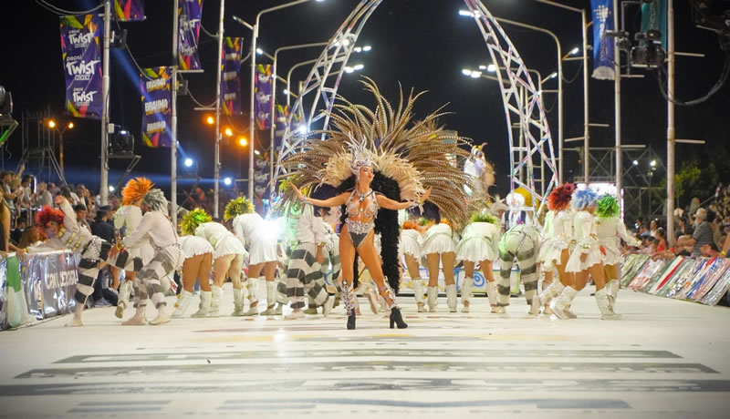 En su máximo esplendor Concordia vivió la última noche del Carnaval