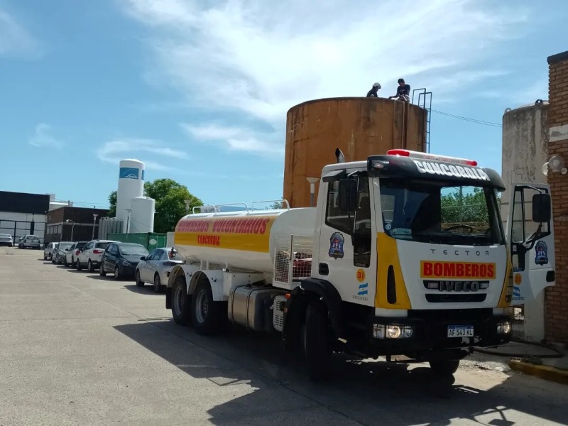El municipio en conjunto con el EDOS asisten al Hospital Masvernat por problemas en la red de agua