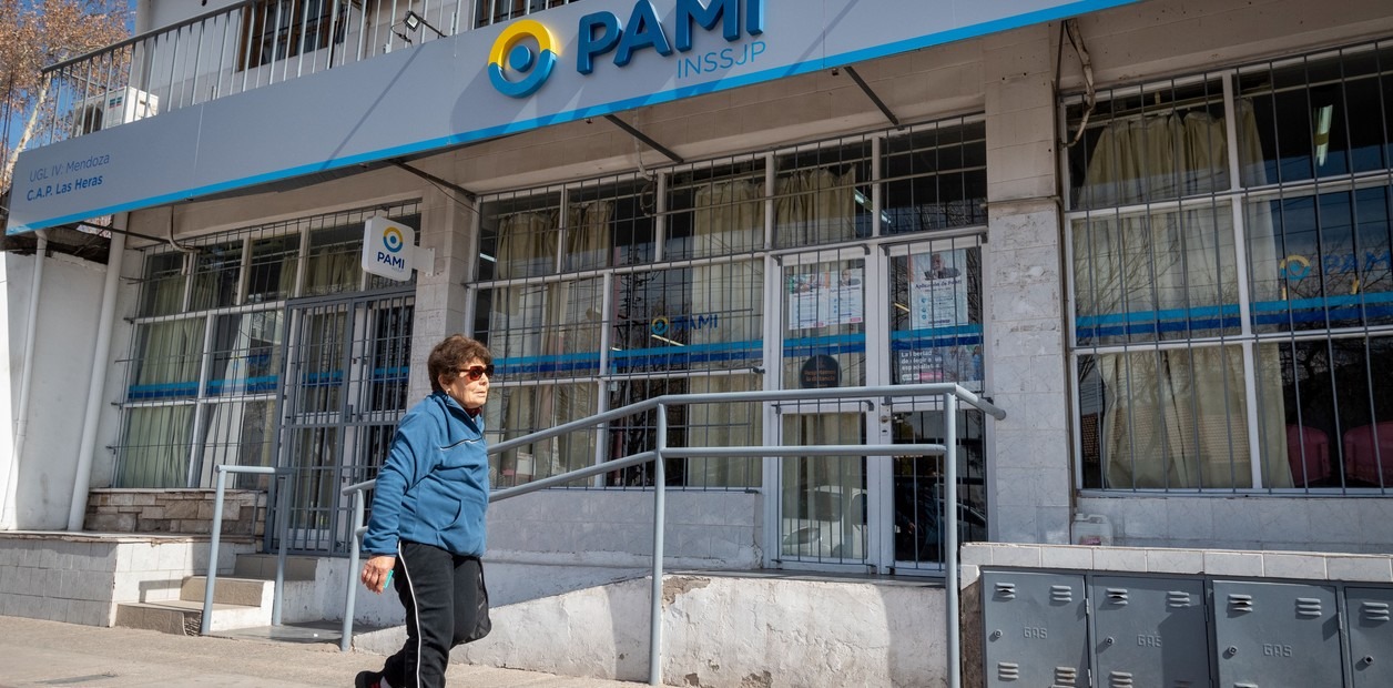 El Gobierno redujo 30 gerencias del PAMI y desplazó a cargos políticos vinculados a La Cámpora