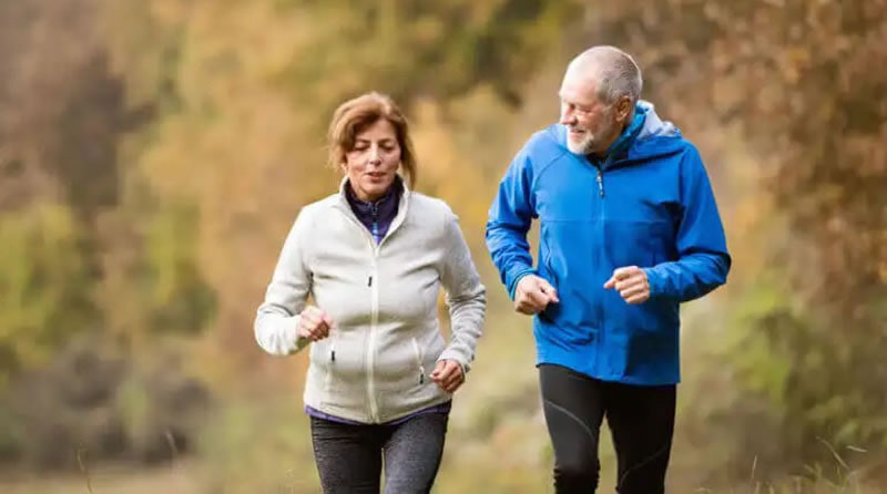 4 ejercicios importantes para personas de la tercera edad