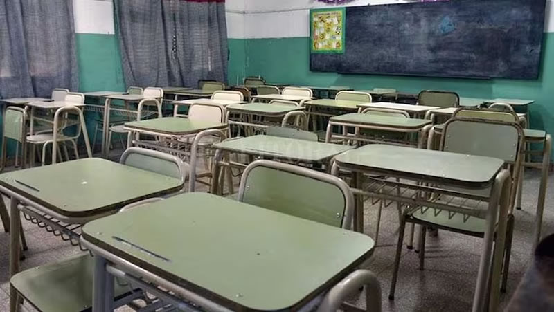 AMET, UDA y SADOP adhieren al paro nacional docente
