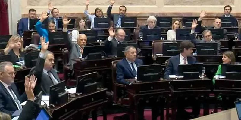 Tras aumentarse la dieta en una votación relámpago, los senadores también volverán a cobrar aguinaldo