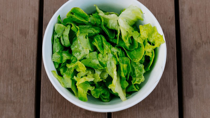 13 verduras de hoja verde para preparar ensaladas saludables