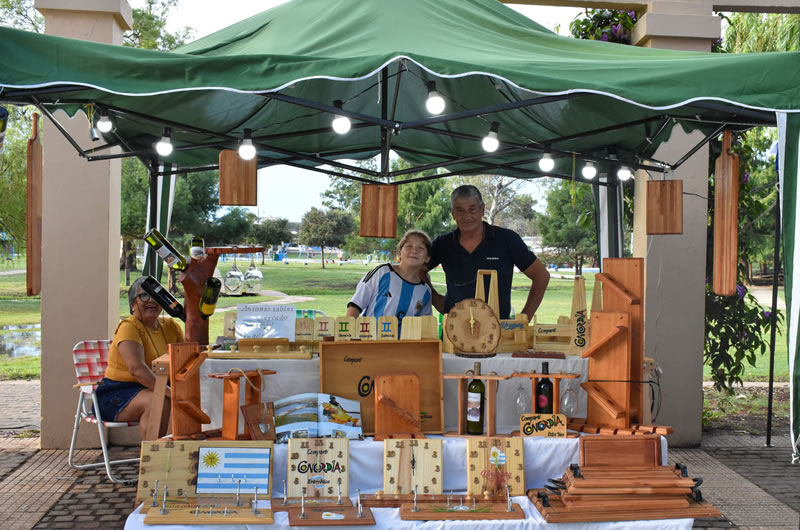 Con diversidad de productos continúa Feria “Paseo del río” en la Costanera