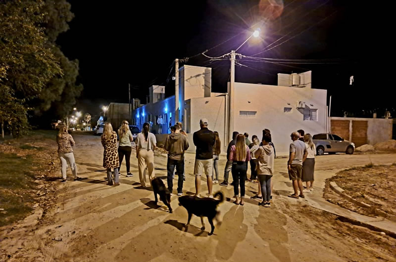 Vecinos de la zona de calle Lucas González y Augusto Niez se manifestaron pidiendo más seguridad