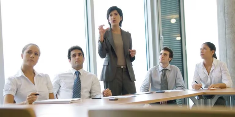 Se derogó la resolución que garantizaba el “cupo femenino” en cargos directivos de empresas
