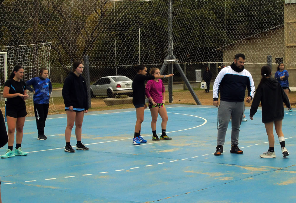 Handball: Entrenamiento del preseleccionado entrerriano cadete femenino