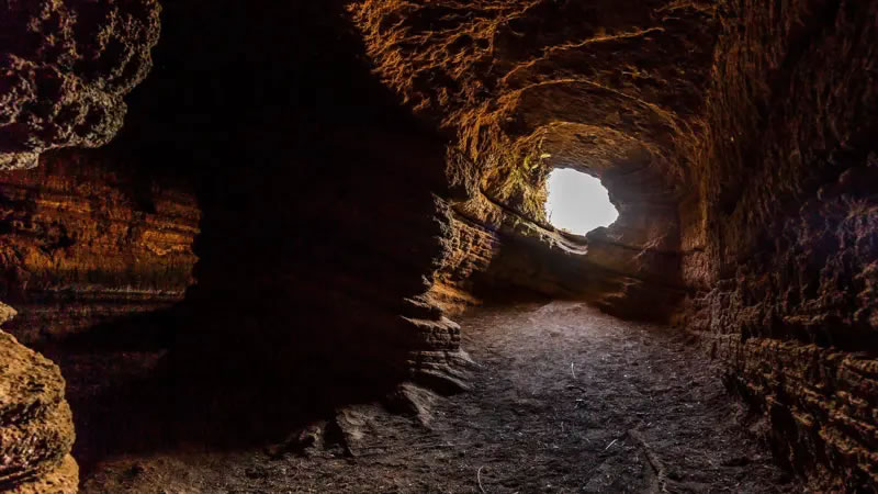 El laberinto de cuevas de lava sobre el que está construida la mayor ciudad de Nueva Zelanda