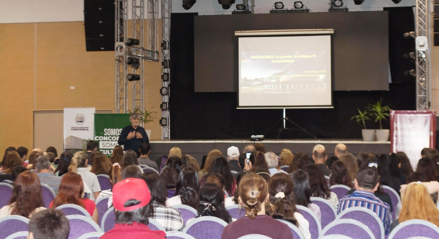 Se realizó la conferencia “Dinosaurios: lo grande, lo antiguo, lo sorprendente”