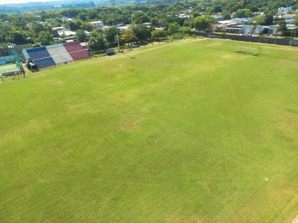 Firman convenios para mejorar la infraestructura deportiva de Salto